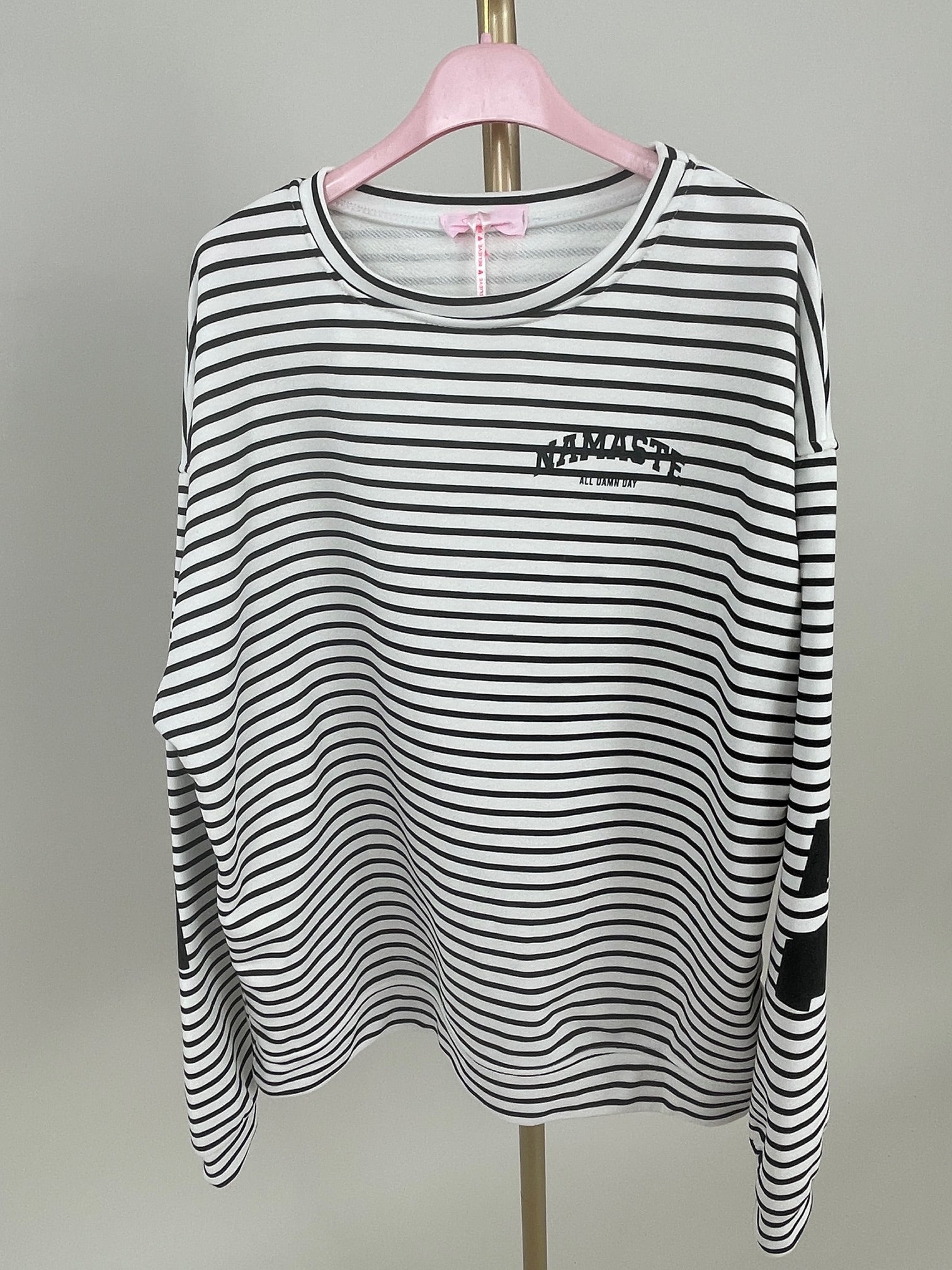 Sweater Namaste gestreift in Schwarz/Offwhite Artikel 6146