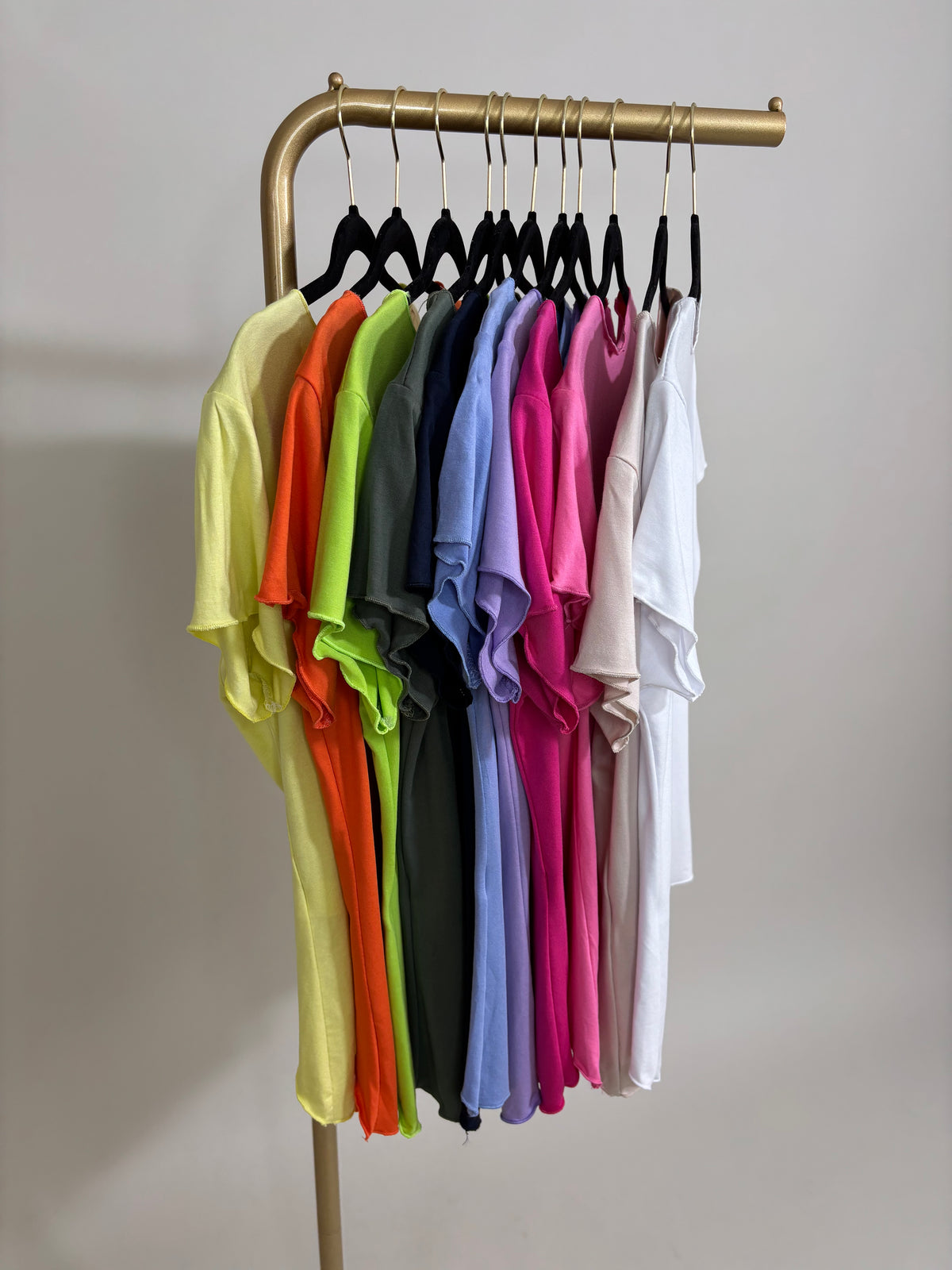 T-Shirt gewellter Saum in versch. Farben