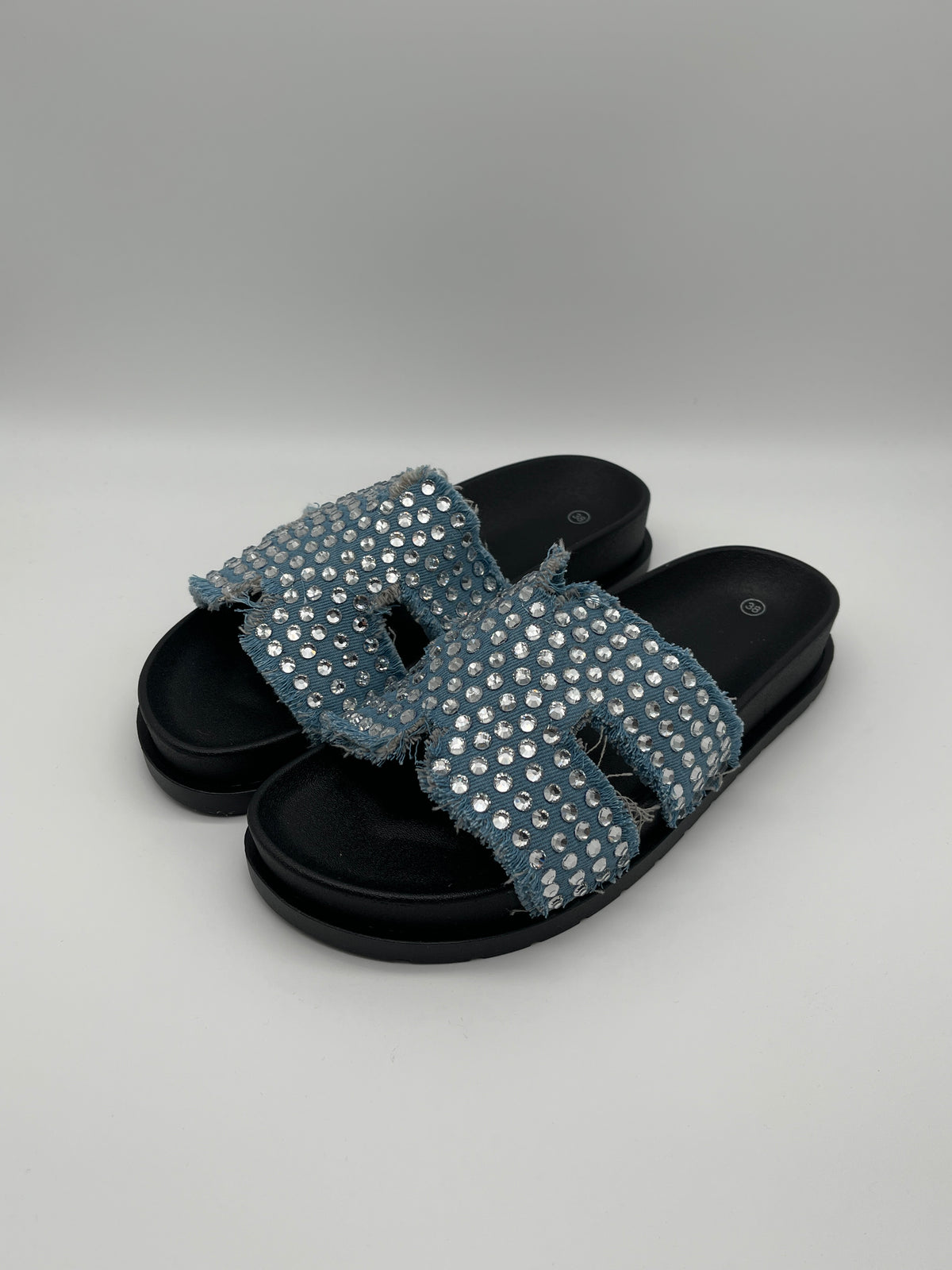 Sandalen im Denim-Look