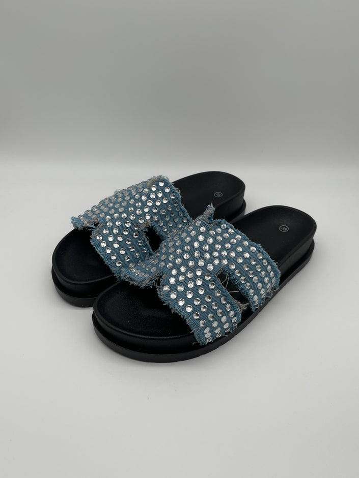 Sandalen im Denim-Look