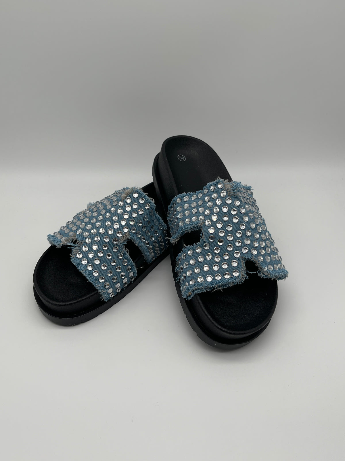 Sandalen im Denim-Look