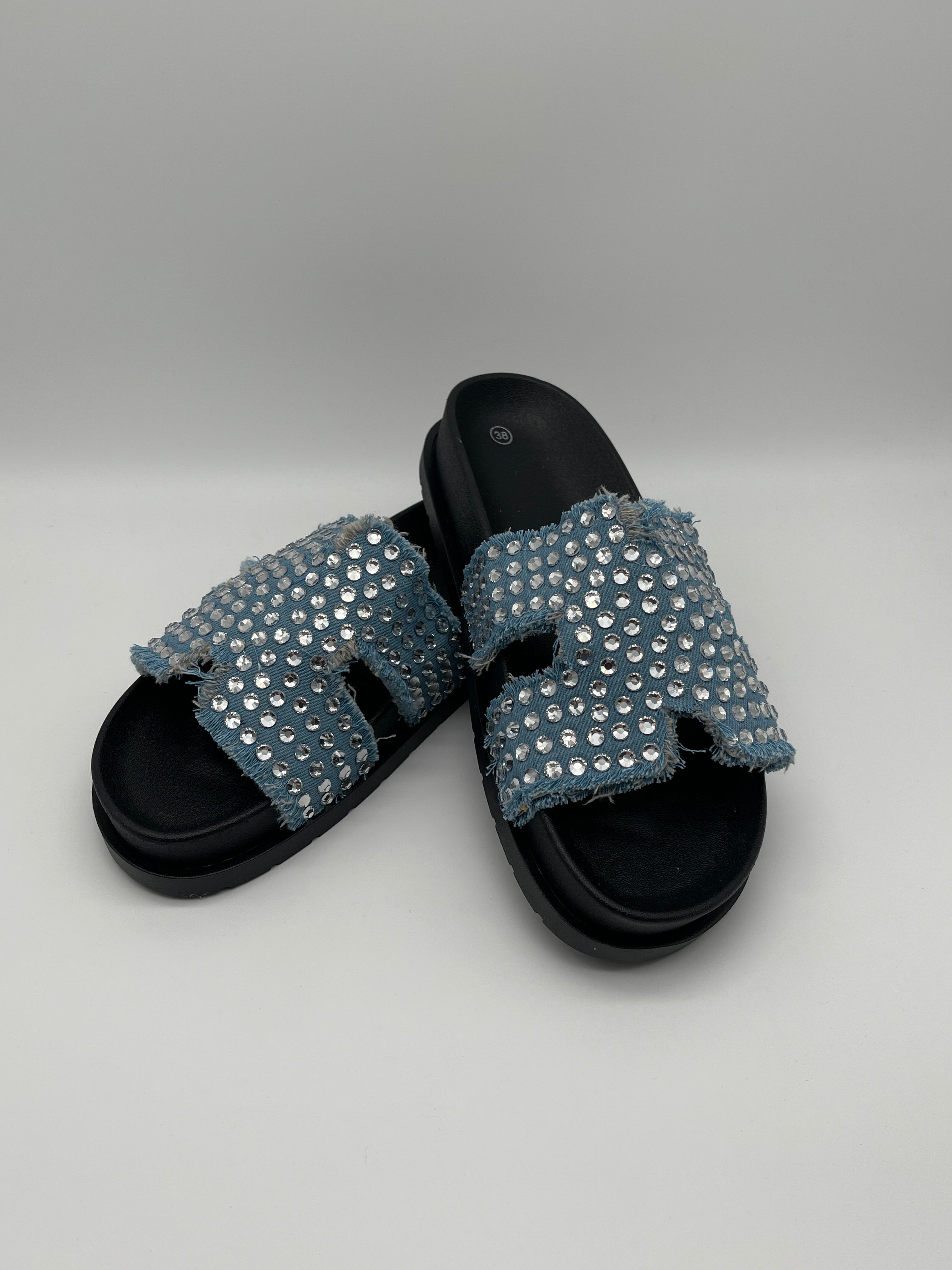 Sandalen im Denim-Look