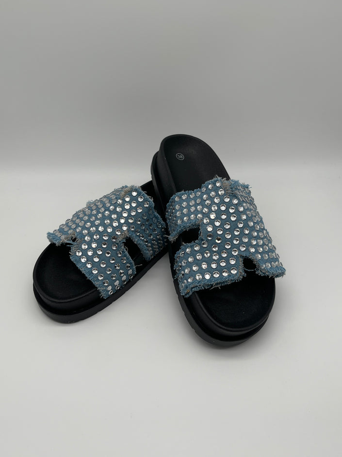 Sandalen im Denim-Look