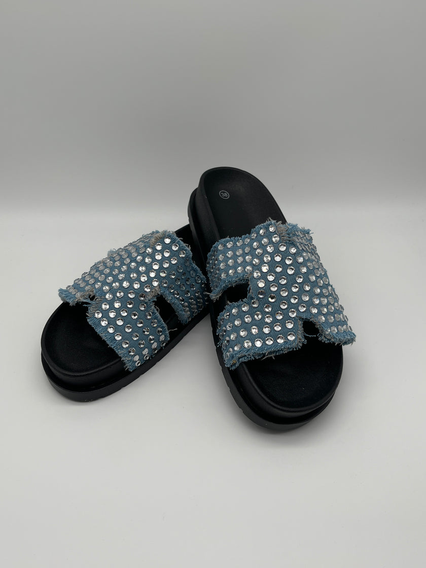 Sandalen im Denim-Look