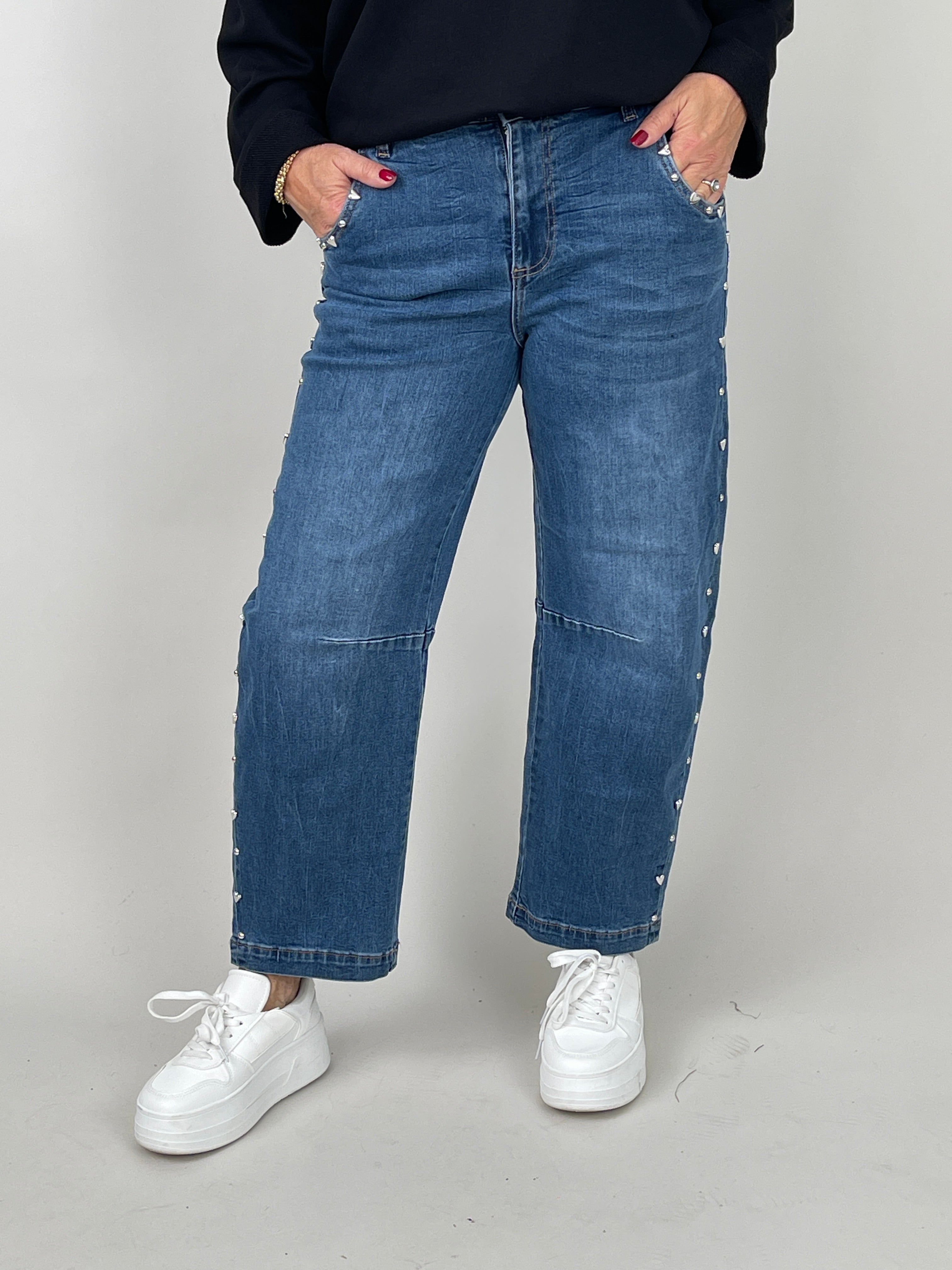 Jeans Barrel-Schnitt Herzen-Nieten