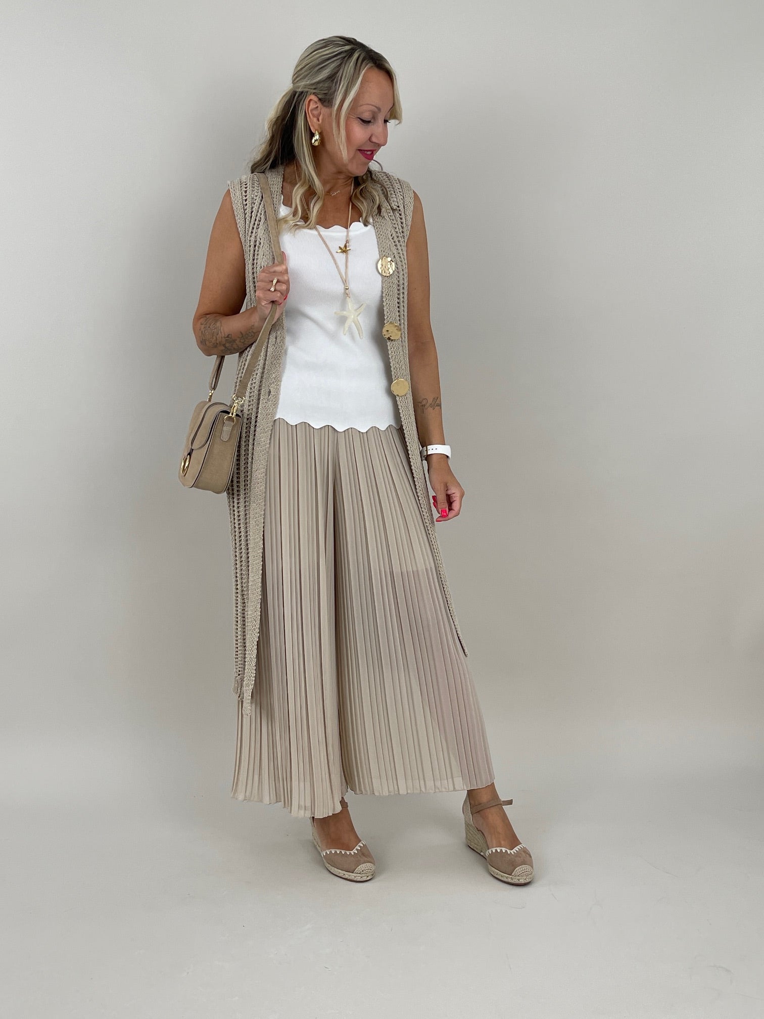 Lange Strickweste in Beige Artikel 6184