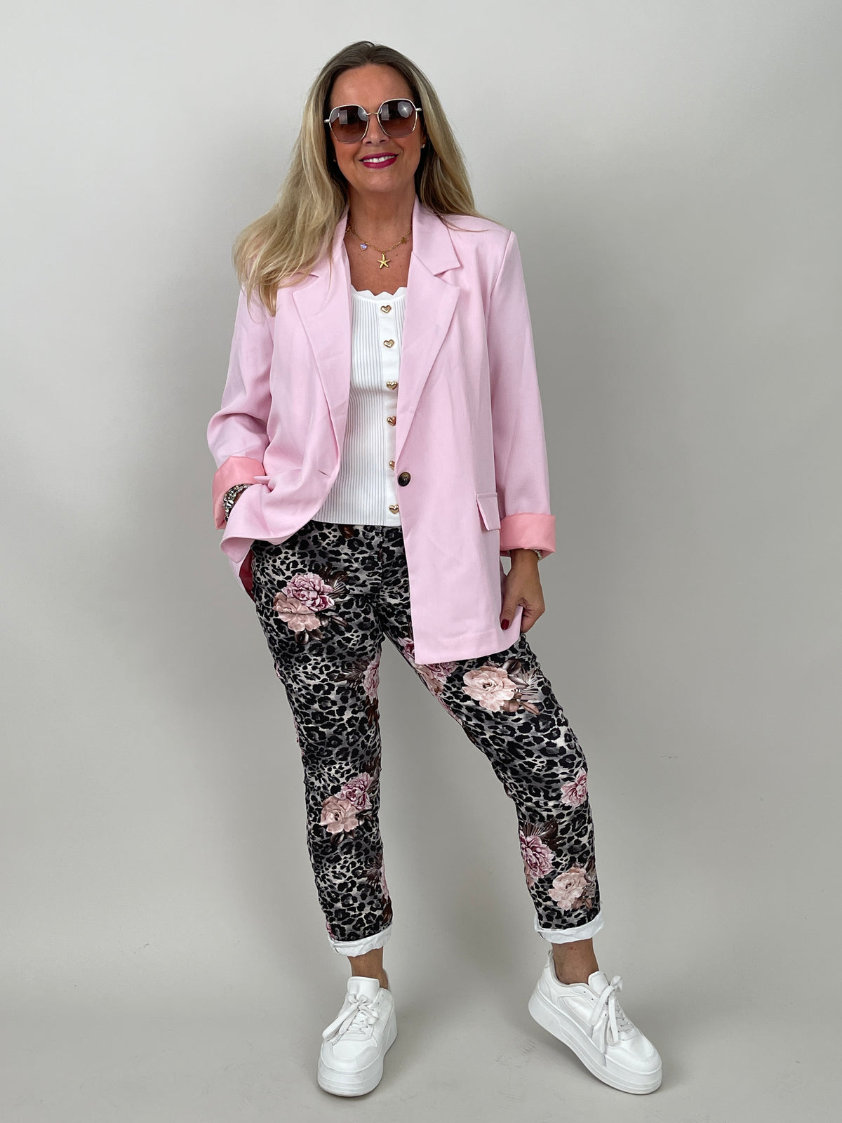 Velours-Hose mit Blumenprint Schwarz/Grau
