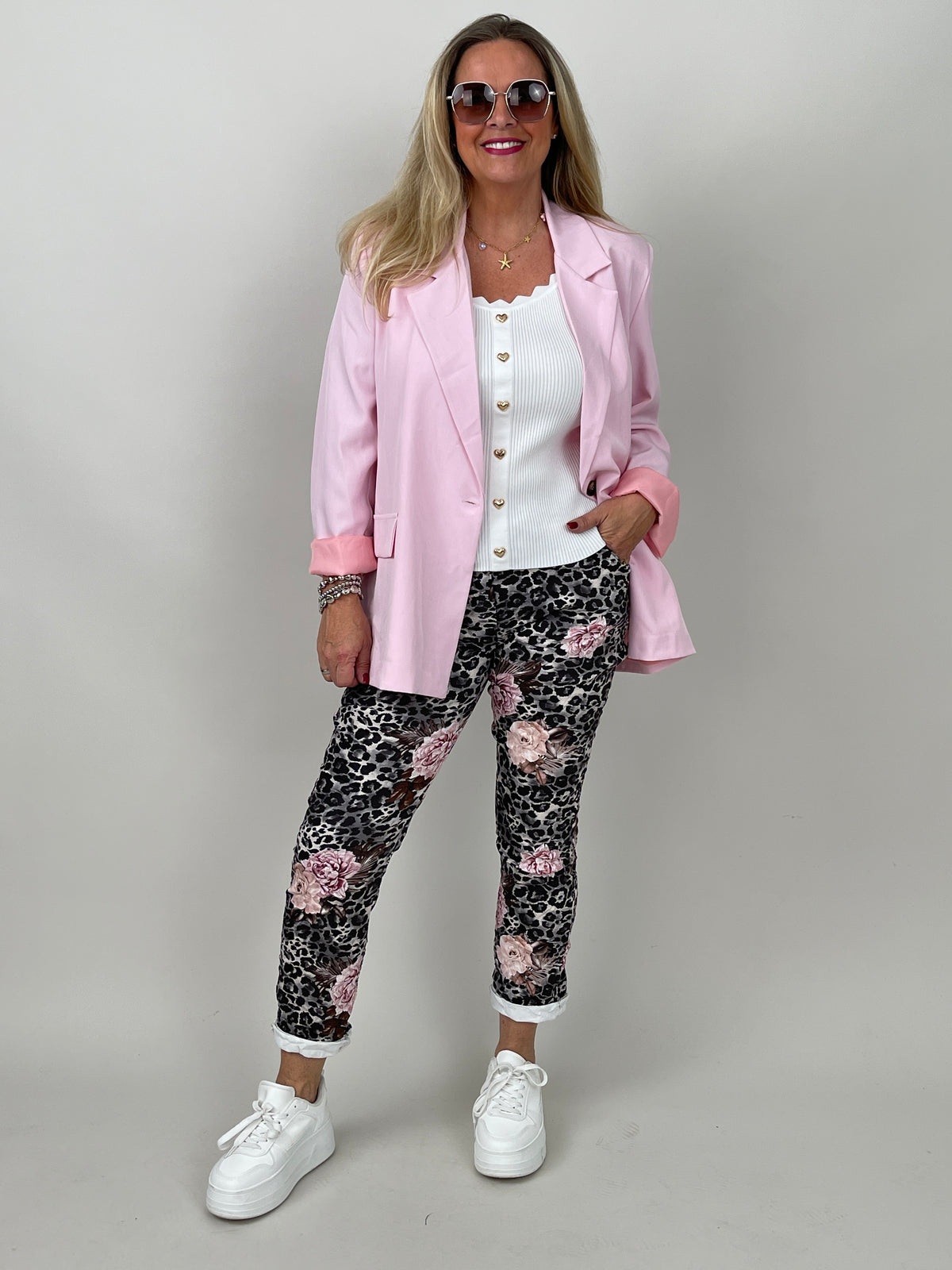 Velours-Hose mit Blumenprint Schwarz/Grau