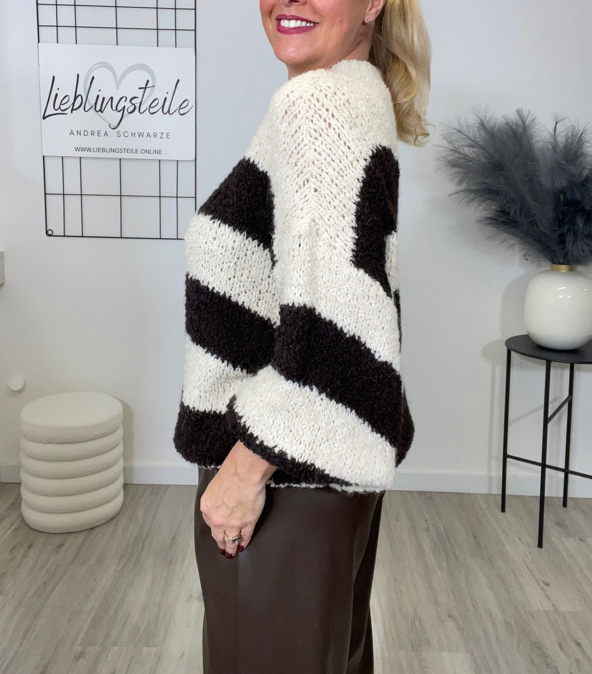 Pullover Bouclé Grobstrick mit Streifen in Creme/Mokka Art. 6538