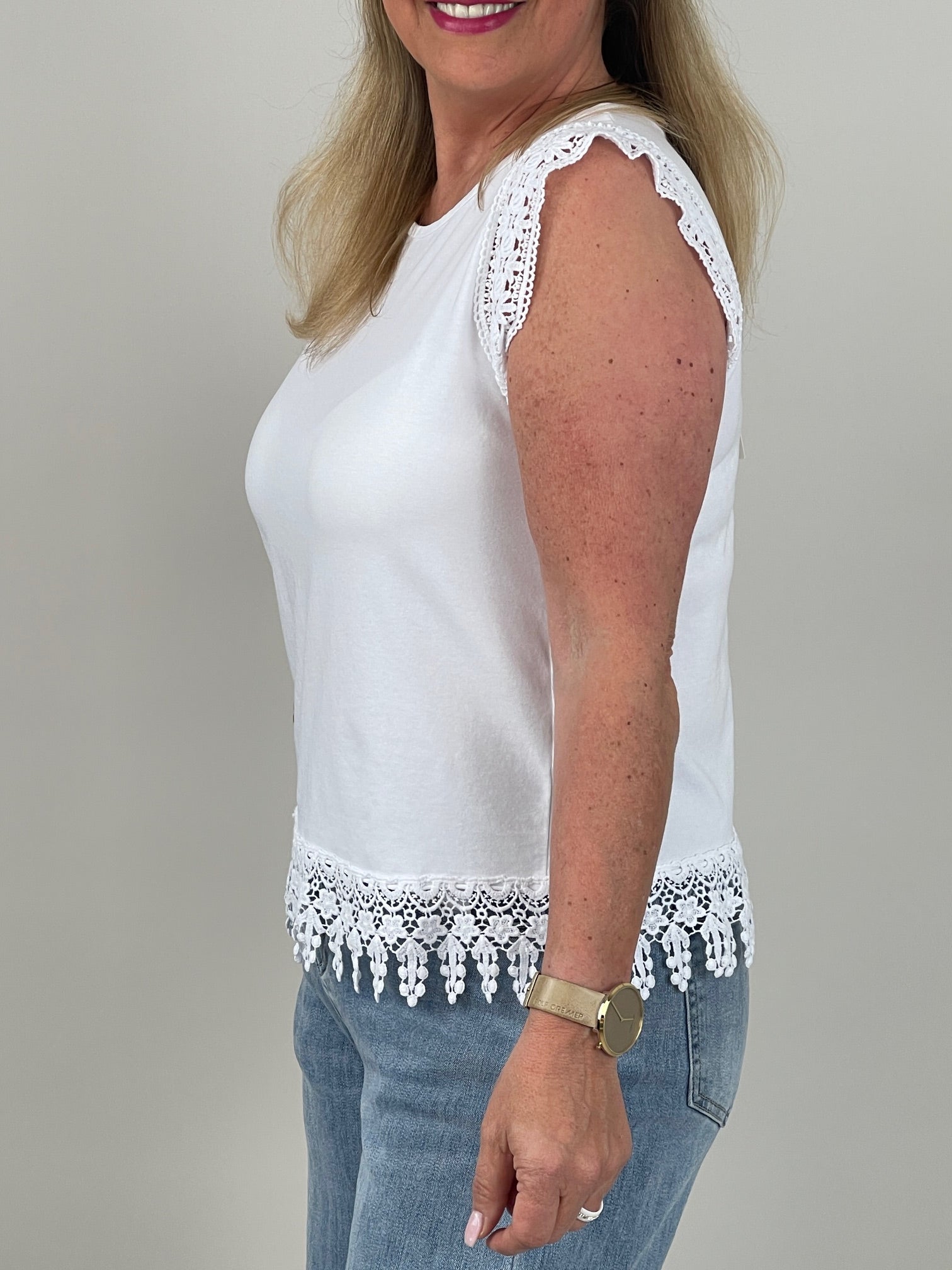 Top mit Boho Details in Weiß