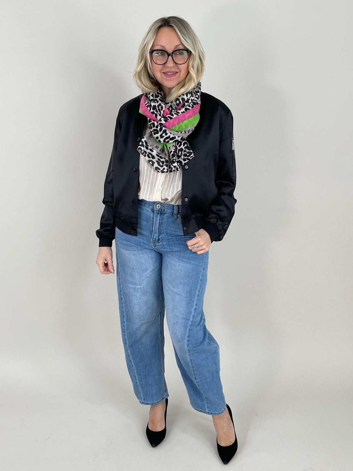 Bomber Jacke Banner in Schwarz von Rino&Pelle