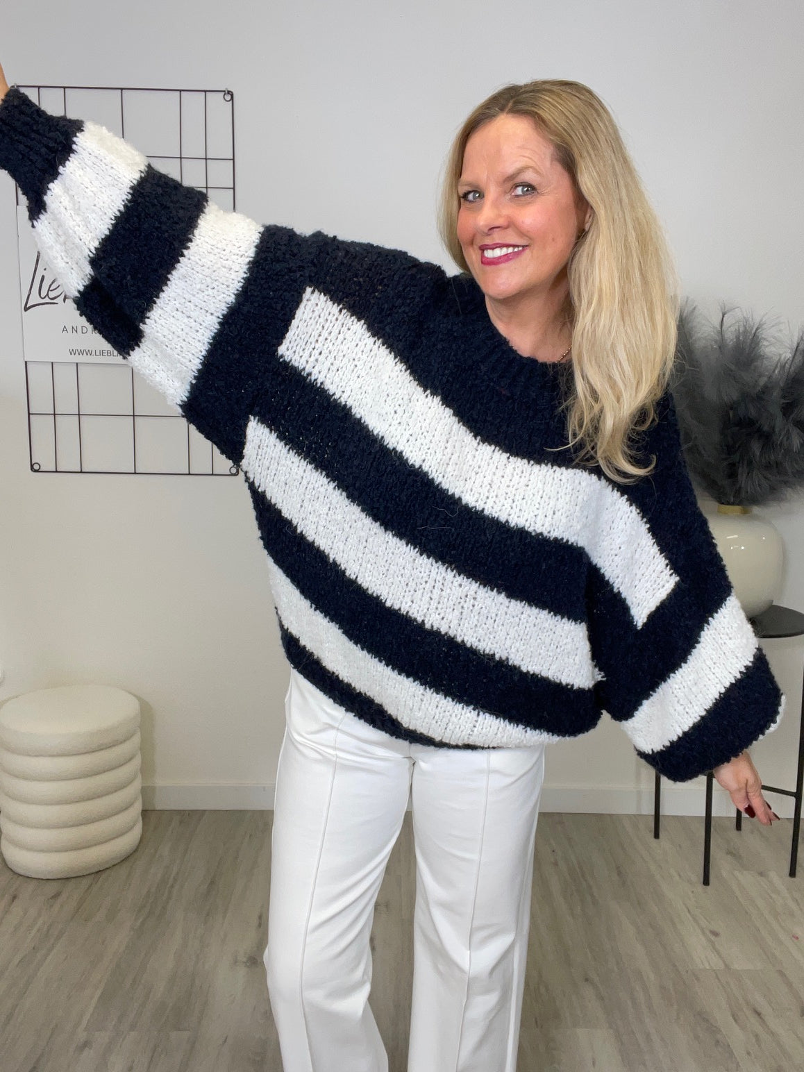 Pullover Bouclé Grobstrick mit Streifen in Marine/Weiß Art. 6537