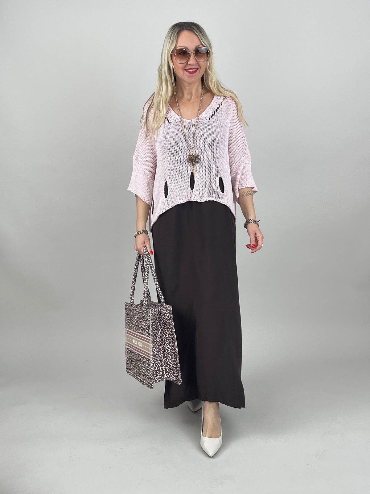 Kleid Satin-Ausschnitt in Mokka