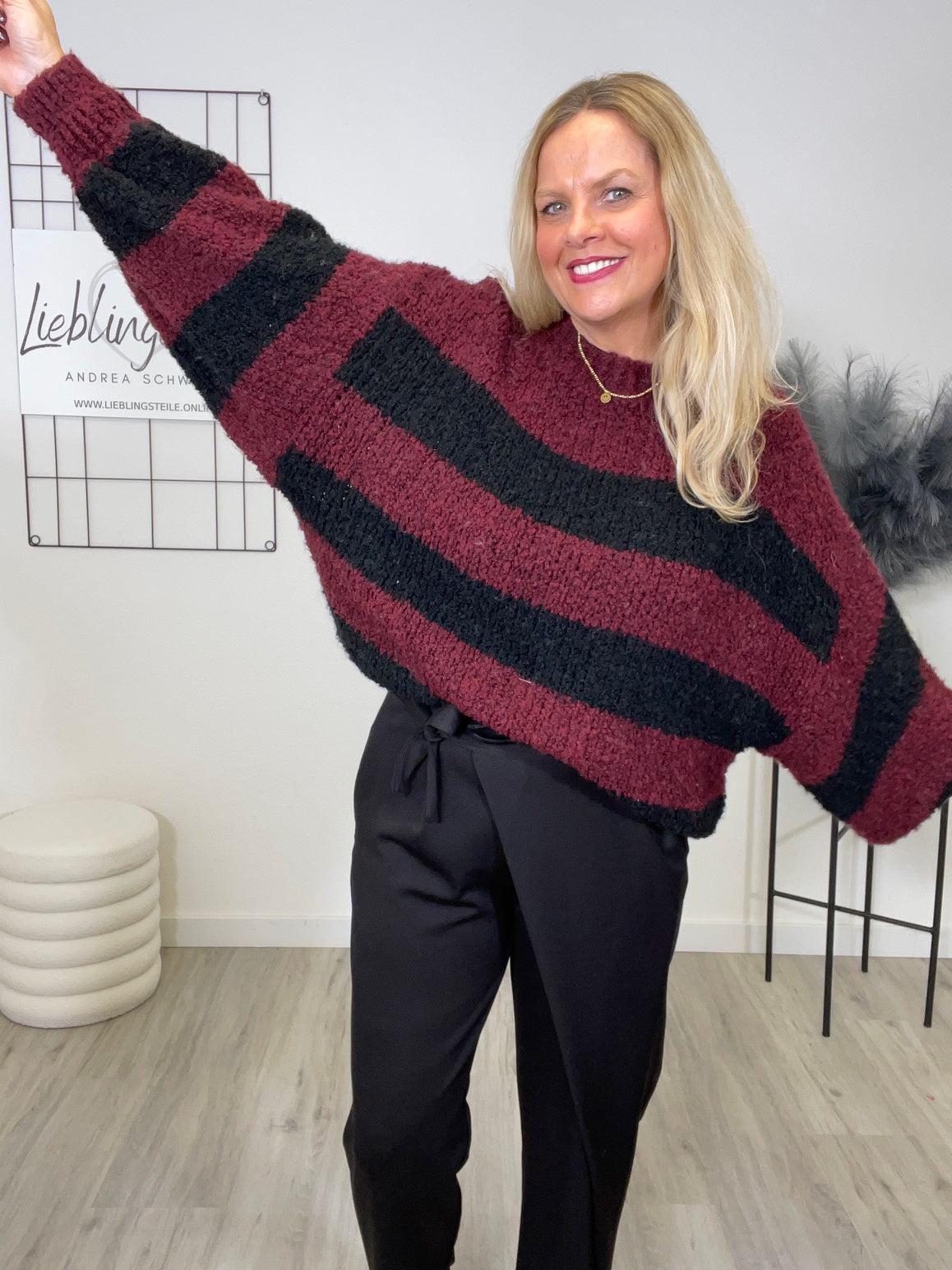Pullover Bouclé Grobstrick mit Streifen in Bordeaux/Schwarz