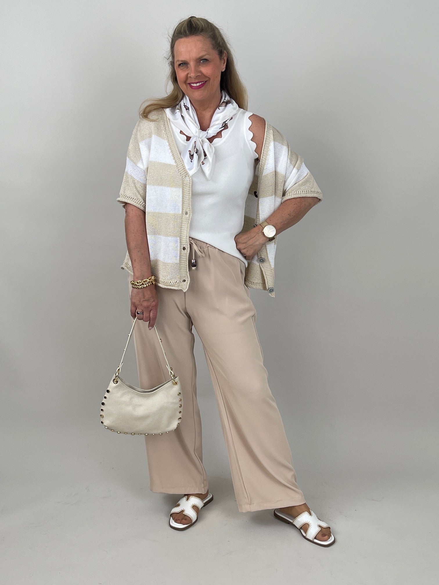 Strickjäckchen Streifen in Beige/Weiß