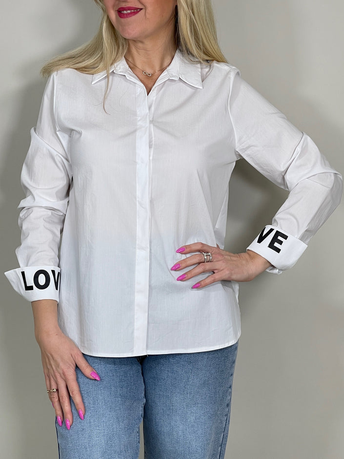 Bluse Classic mit Schriftzug am Ärmel in versch. Farben Artikel 5371