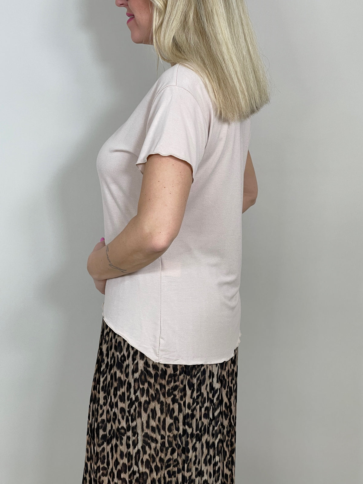 T-Shirt gewellter Saum in versch. Farben