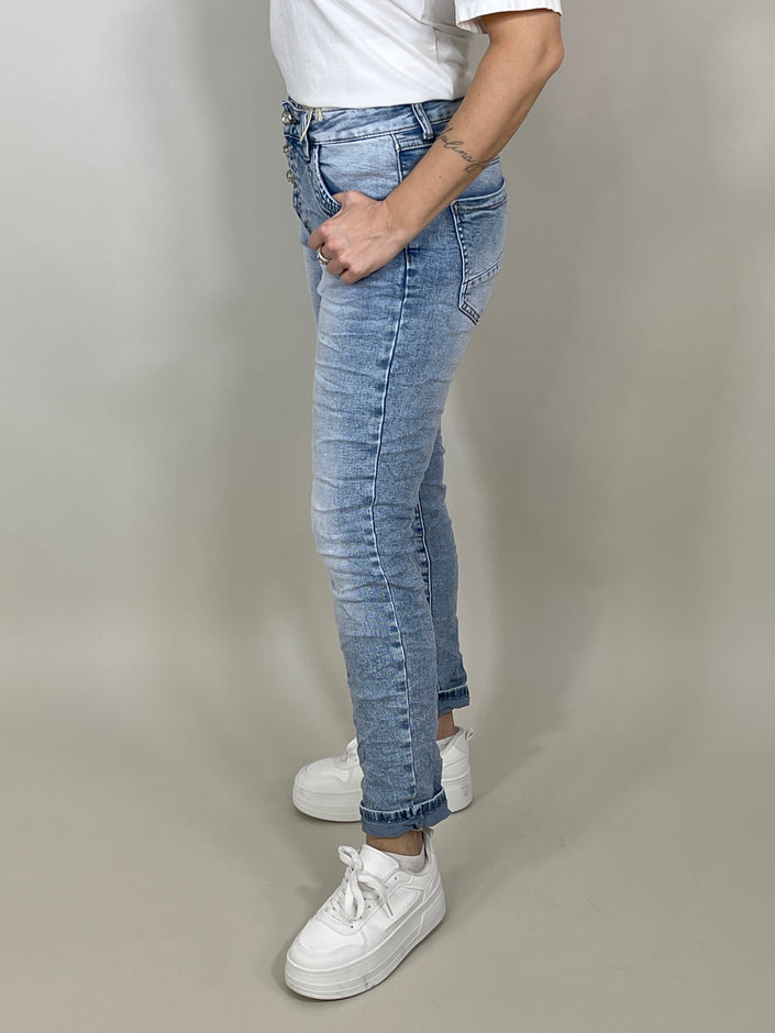Jeans mit tollen Knöpfen Artikel 5710