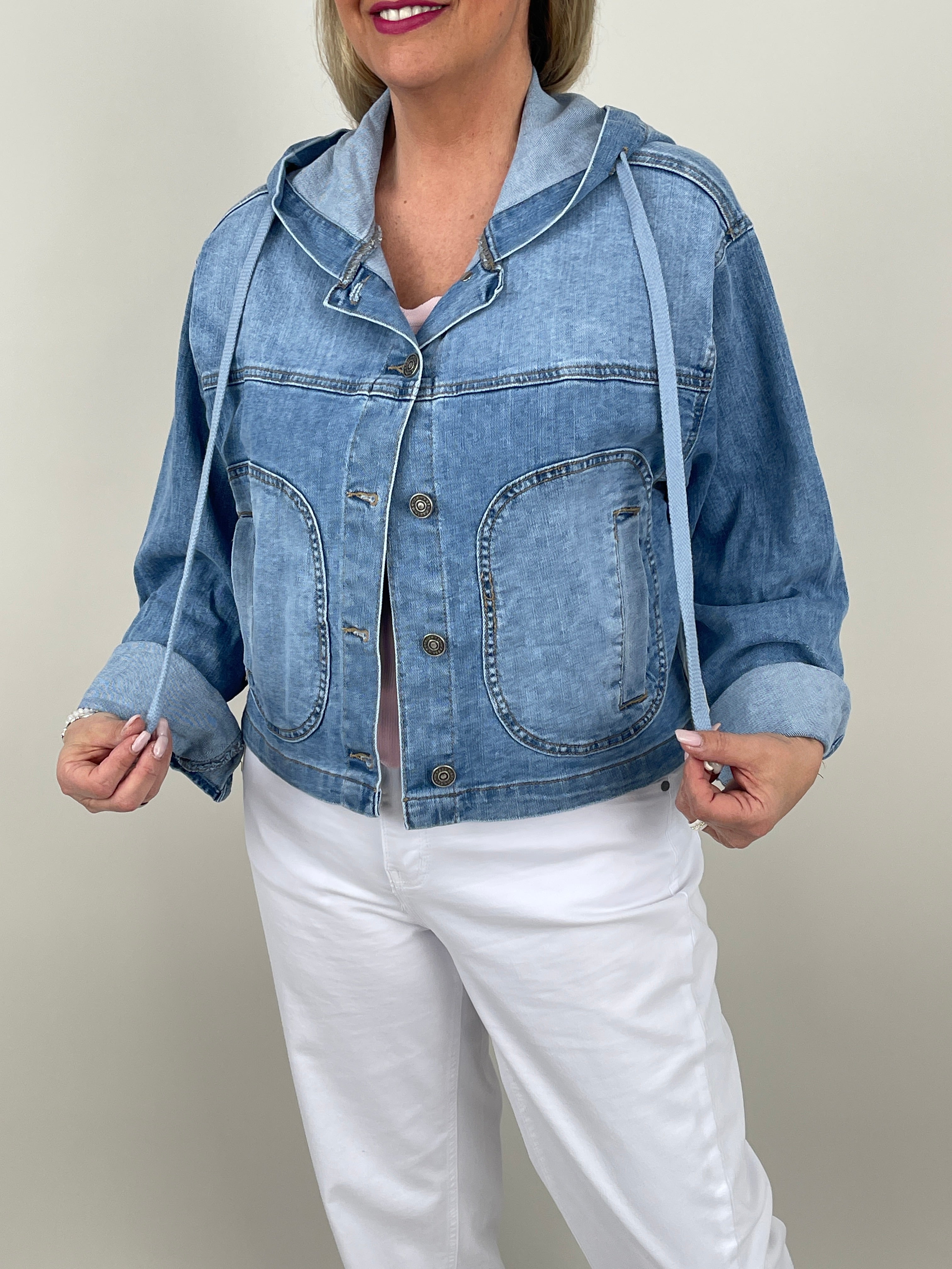 Jeansjacke mit Kapuze seitliche Taschen