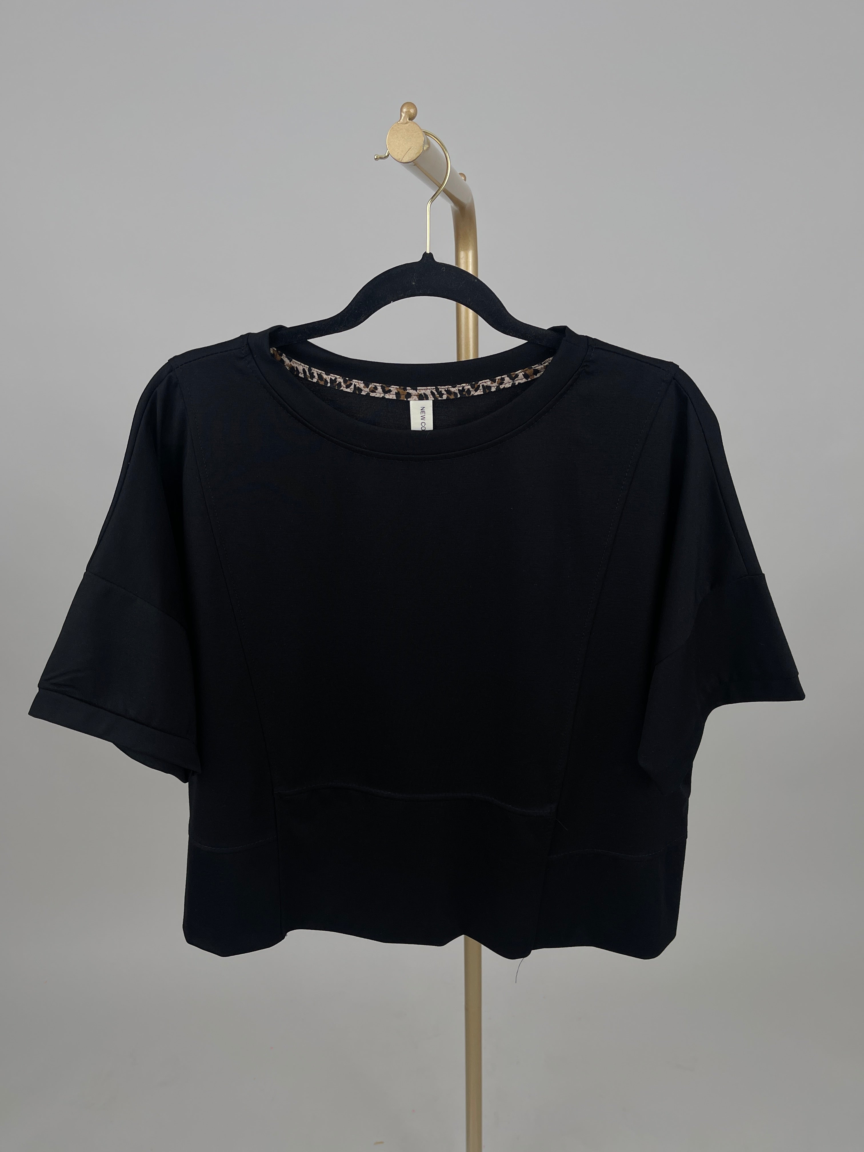 Shirt mit Knöpfen in versch. Farben