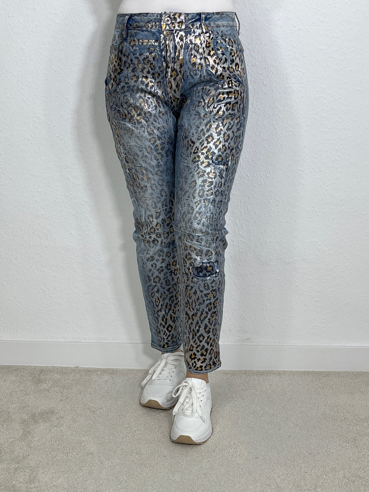Jeans mit Leo-Aufdruck