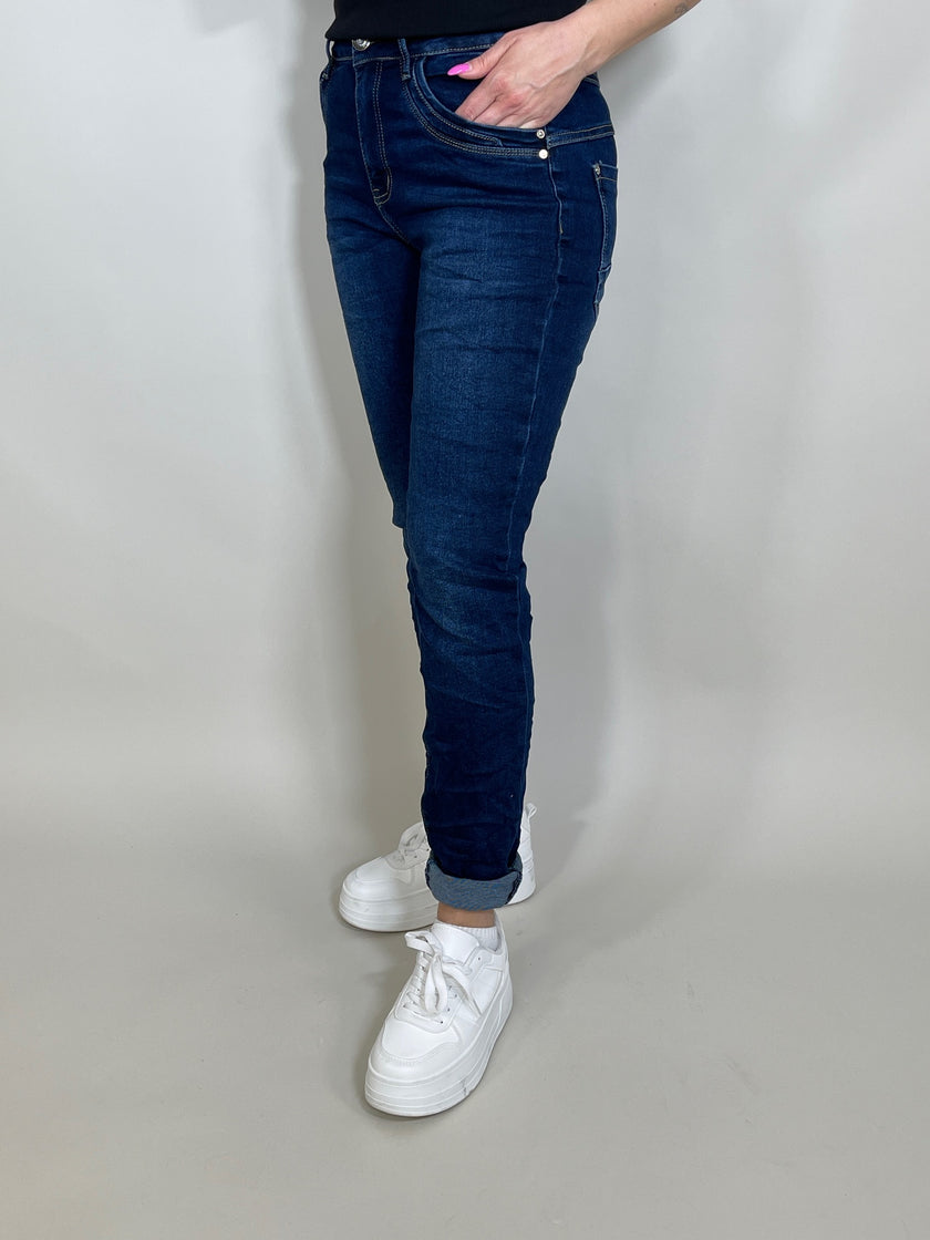 Jeans mit ausgefallenem Knopf Artikel 5338