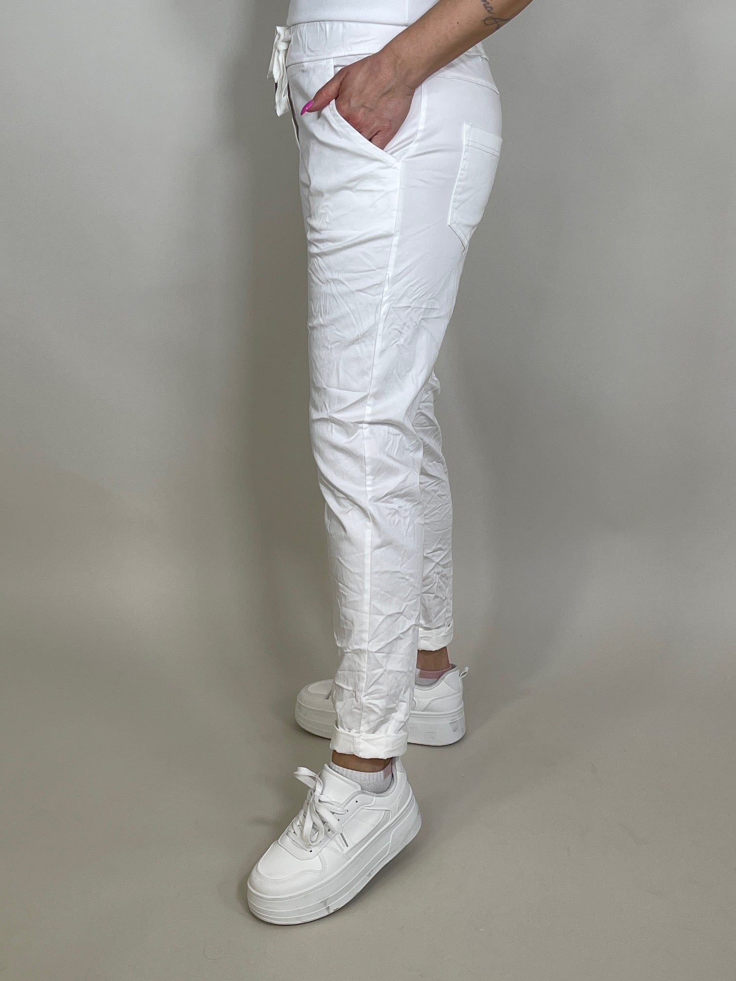 Jogpants Uni in Weiß