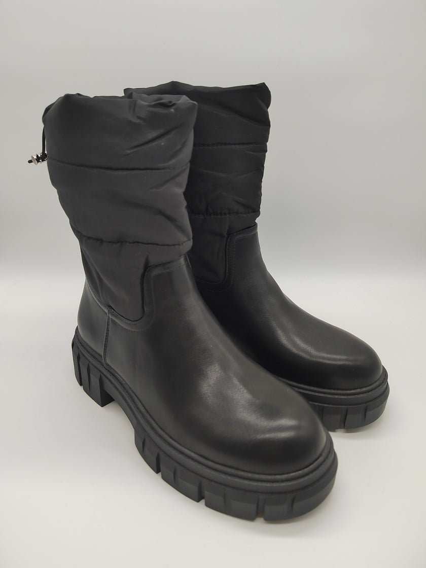 Boots mit Stoffeinsatz in versch. Farben Artikel 3251