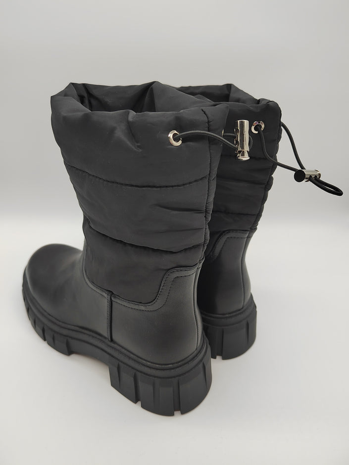 Boots mit Stoffeinsatz in versch. Farben