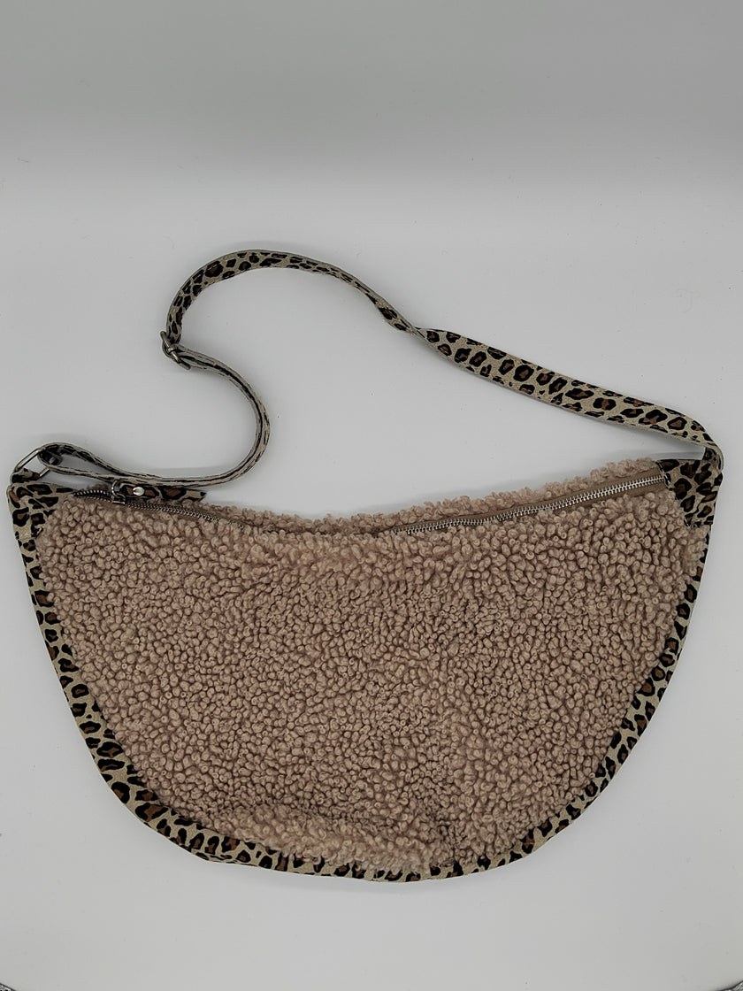 Crossbag groß mit Teddyfell in Artikel 5355