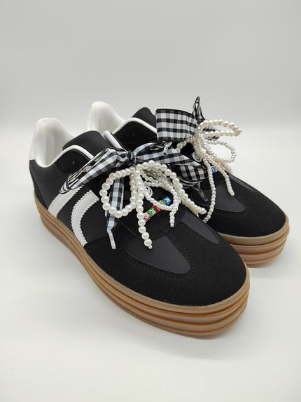 Sneaker mit tollen Details in Schwarz Artikel 5539