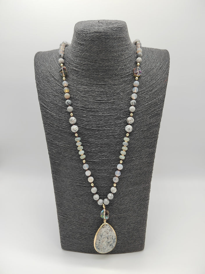 Kette mit Stein Anhänger von Moshi in Grau Artikel 5691