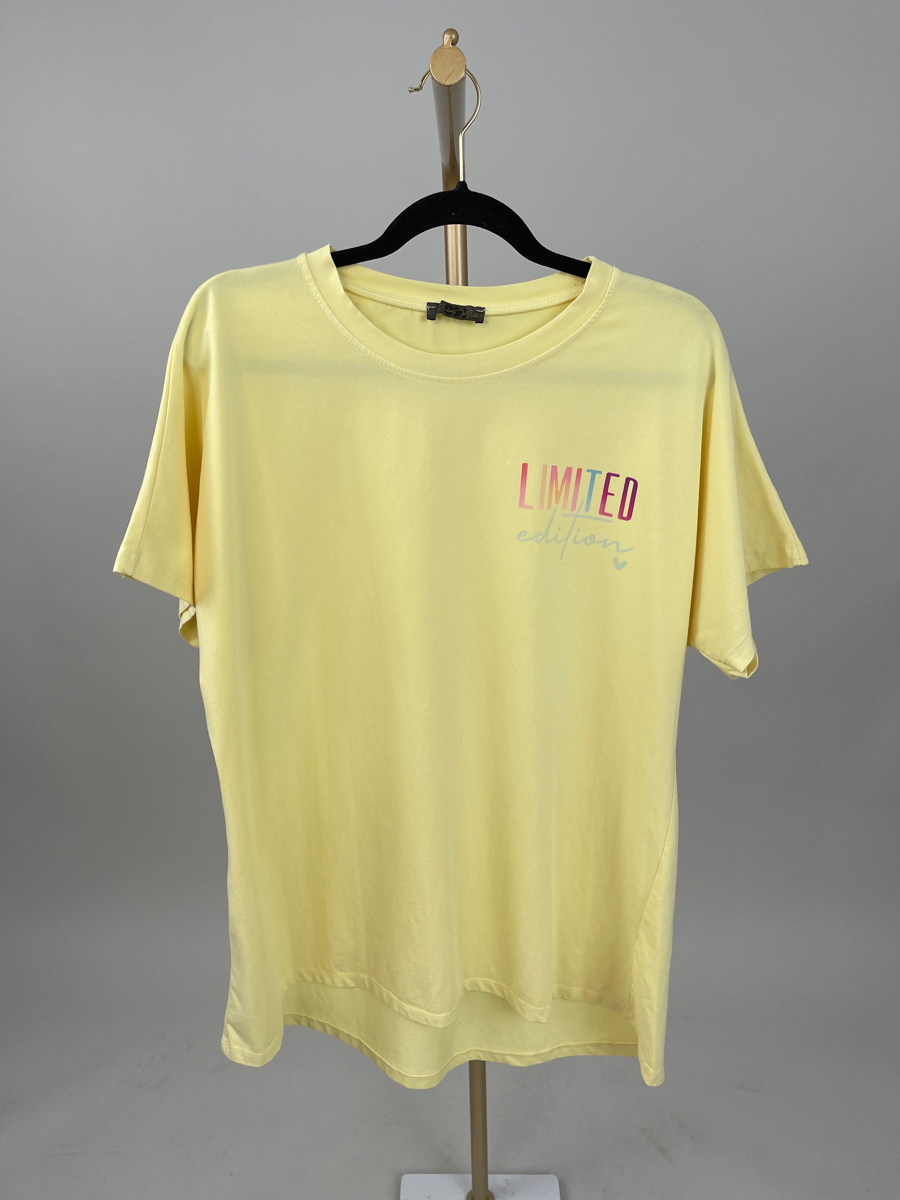 T-Shirt Limited Edition in Gelb