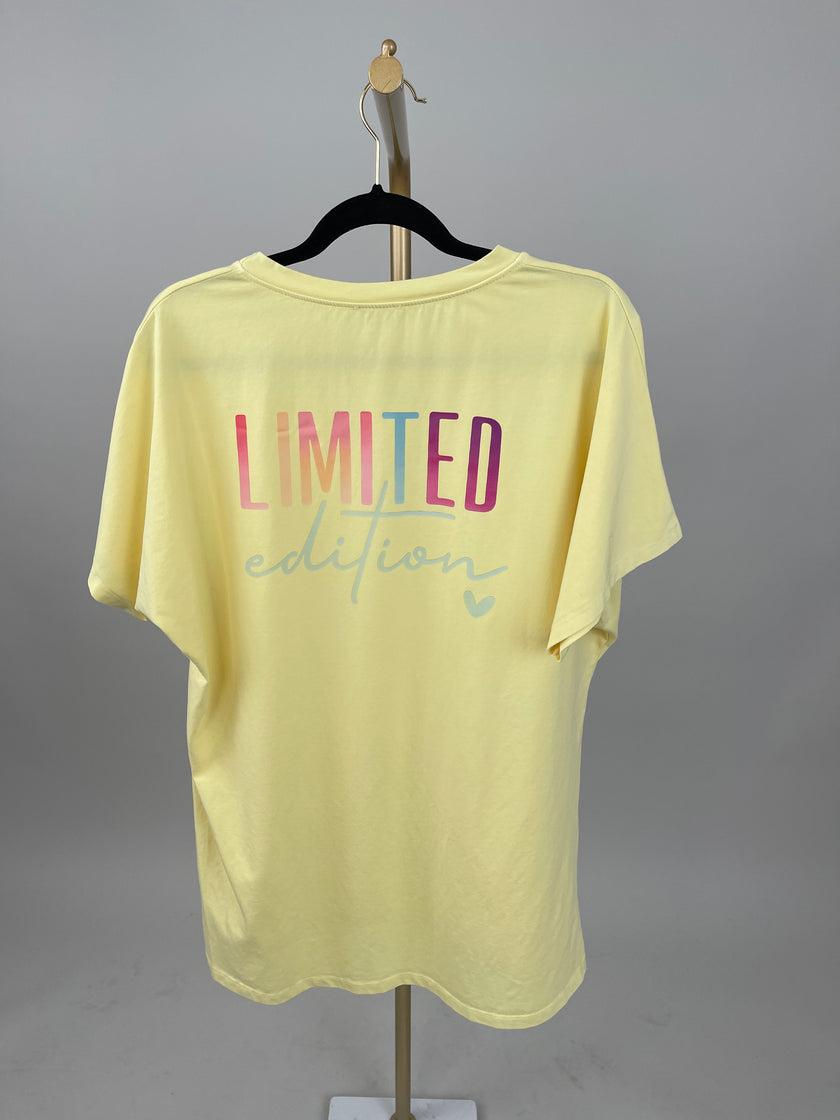 T-Shirt Limited Edition in Gelb