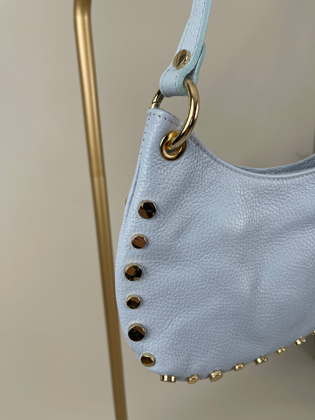 Tasche Echtleder mit Nieten in Hellblau