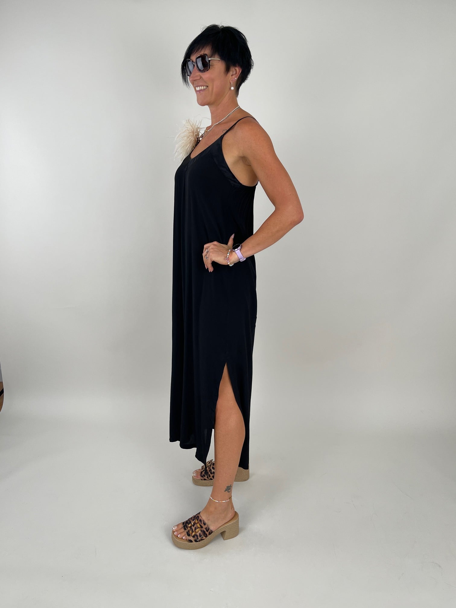Kleid Satin-Ausschnitt in Schwarz Artikel 6198
