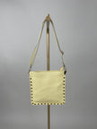 Tasche Echtleder mit Nieten in Gelb