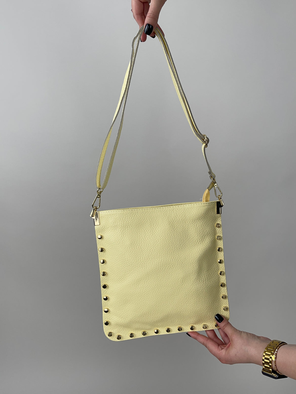 Tasche Echtleder mit Nieten in Gelb