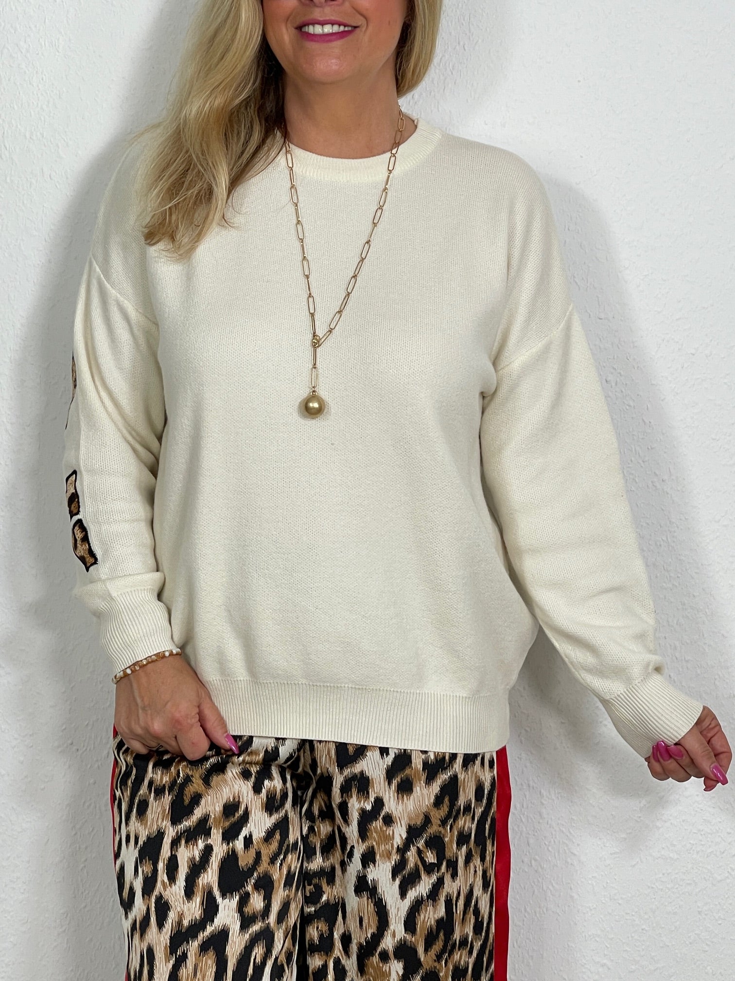 Pullover Feinstrick mit Schriftzügen in Offwhite Artikel 5090