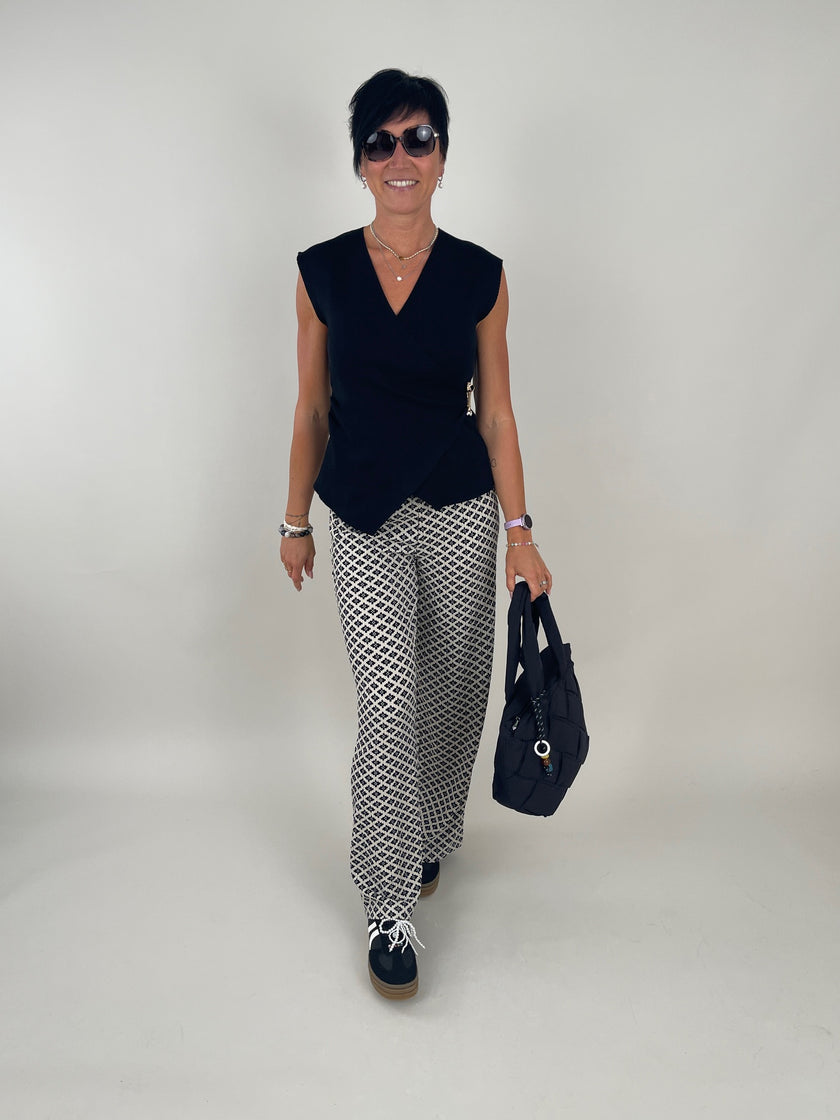 Top mit Brosche in Schwarz Artikel 6209