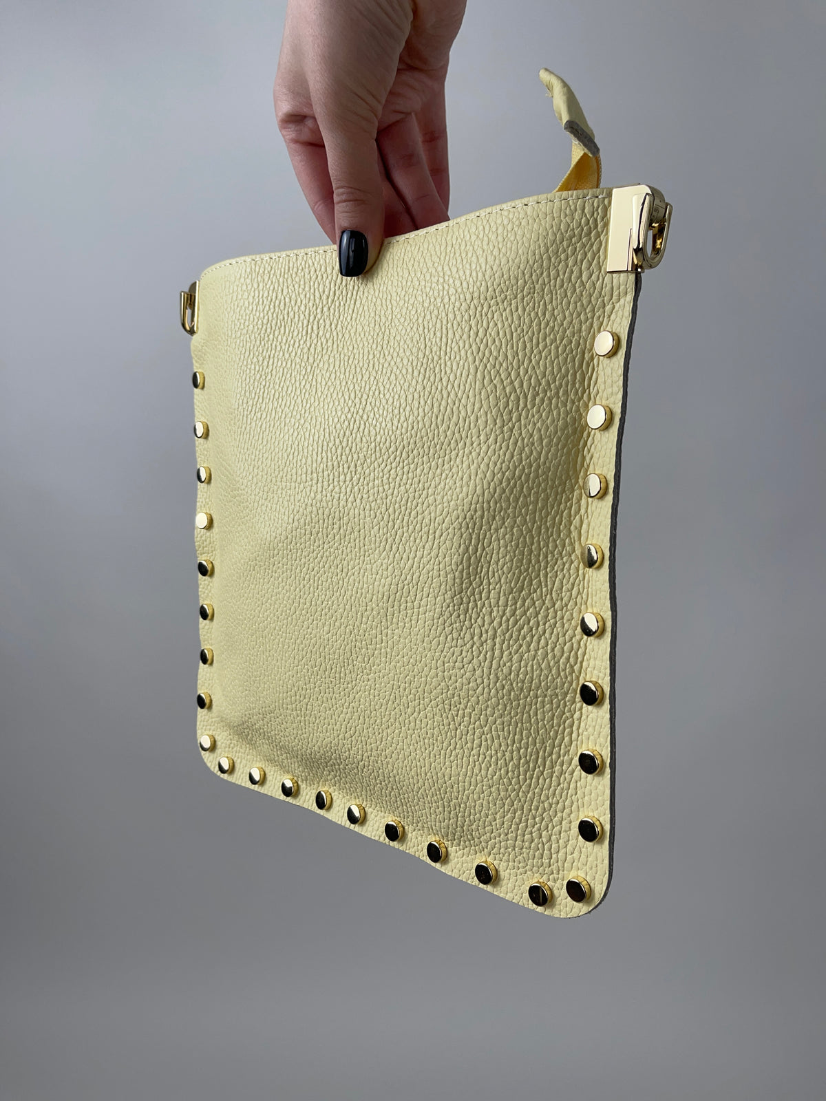 Tasche Echtleder mit Nieten in Gelb