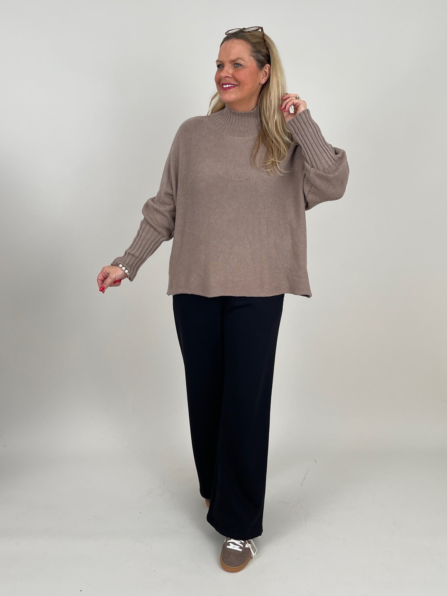 Feinstrickpullover mit Stehkragen in versch. Farben Art. 6566