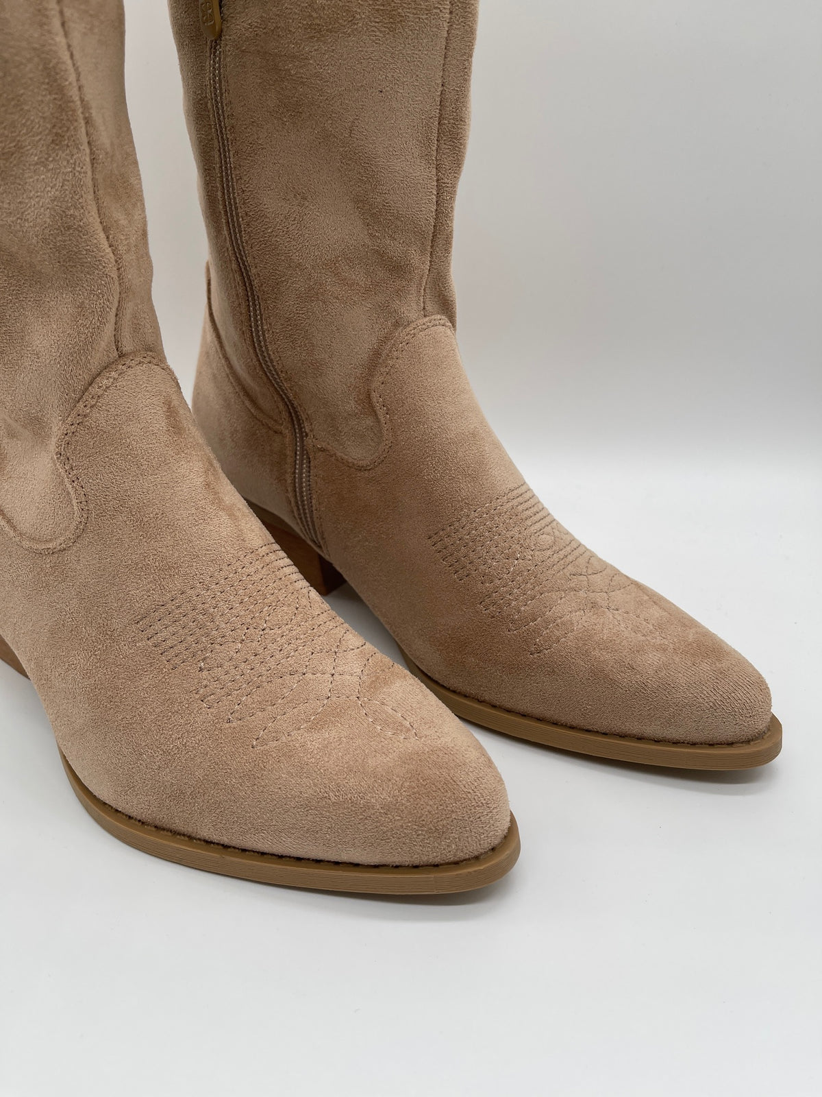 Stiefel im Western-Style in Beige