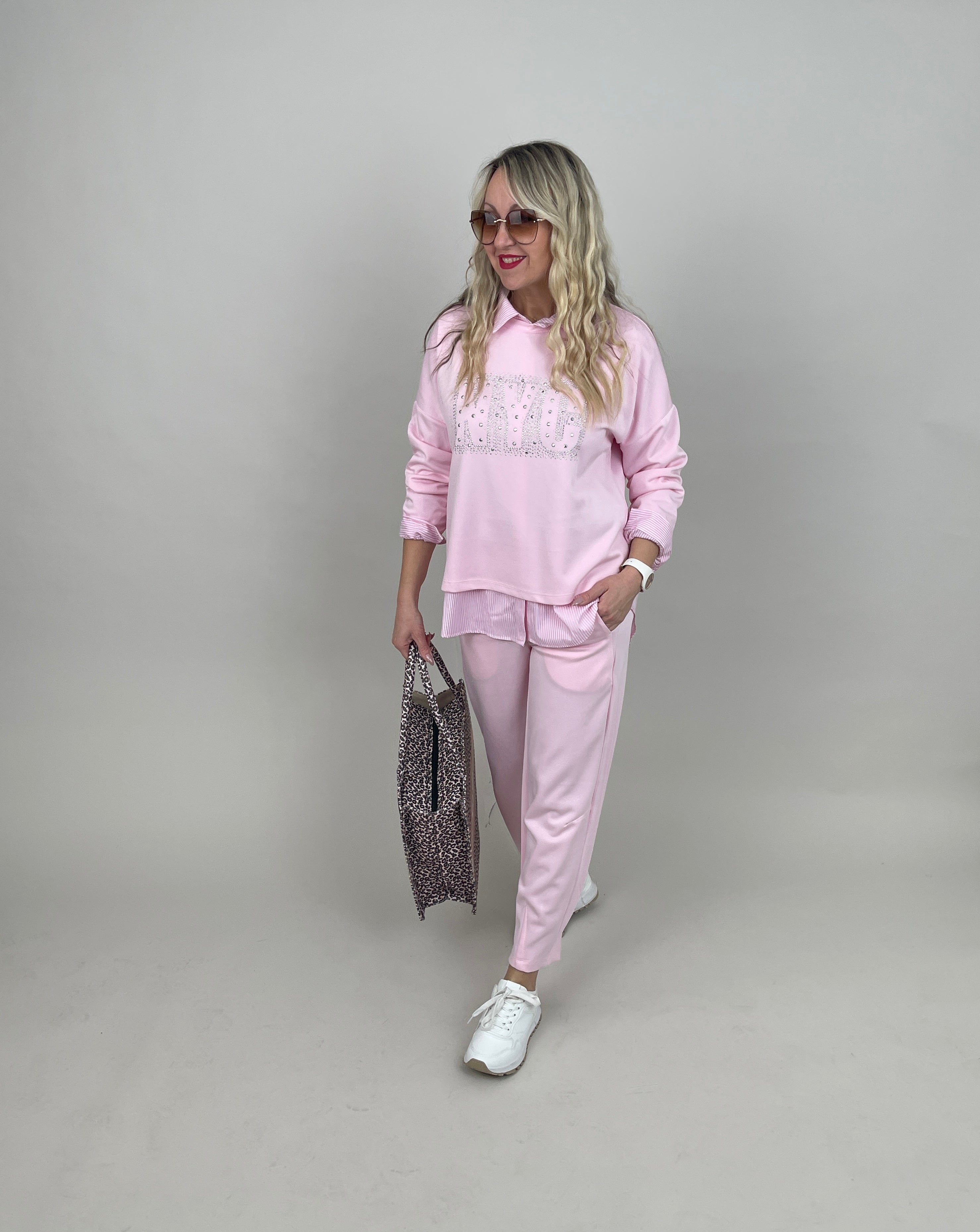 Sweatshirt Soft mit Nieten in Rosa