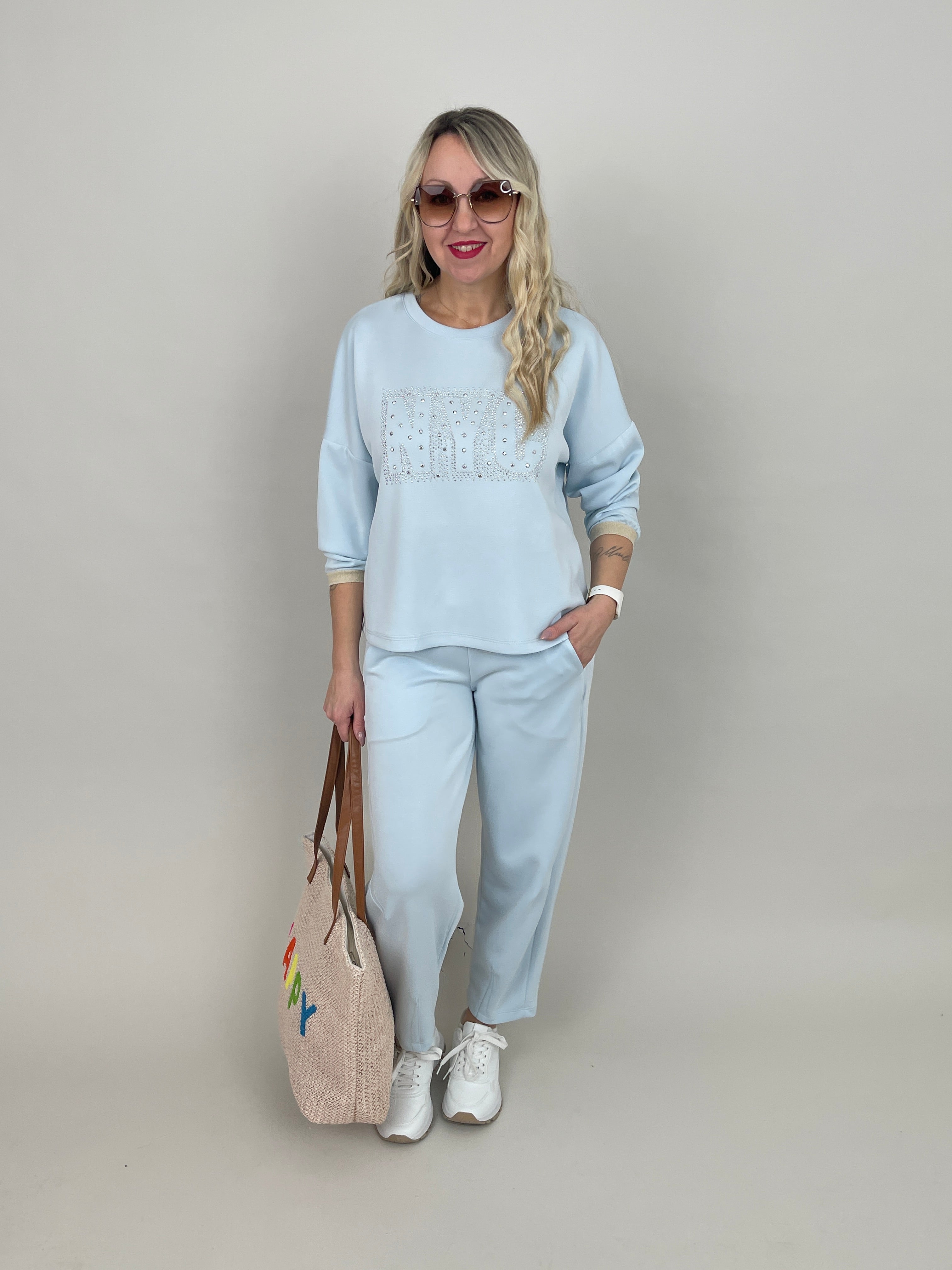 Sweatshirt Soft mit Nieten in Hellblau