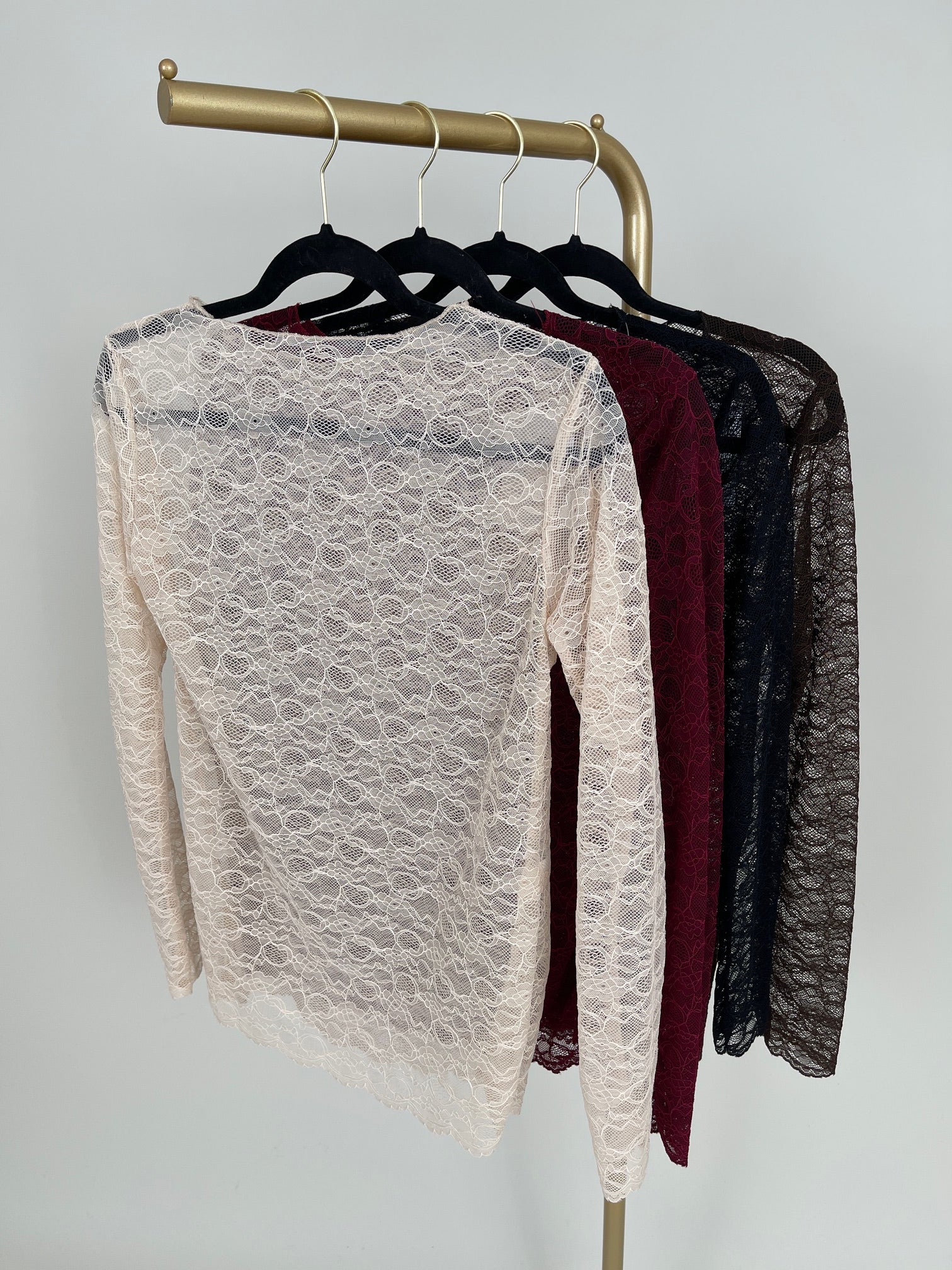 Langarmshirt aus Spitze in versch. Farben Art. 6559