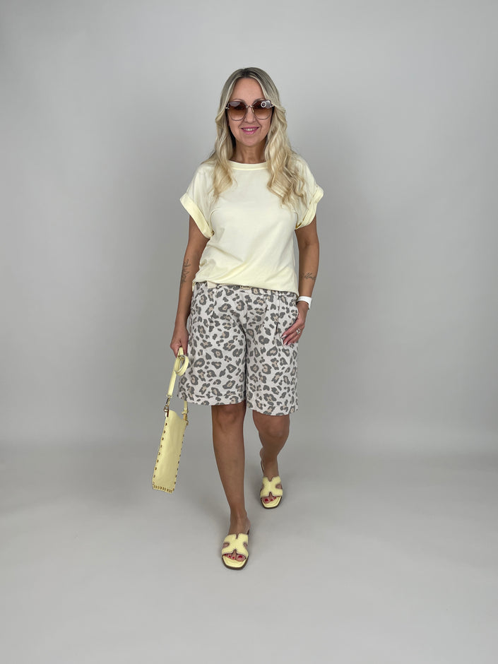 Bermuda Leo mit Gürtel in Beige