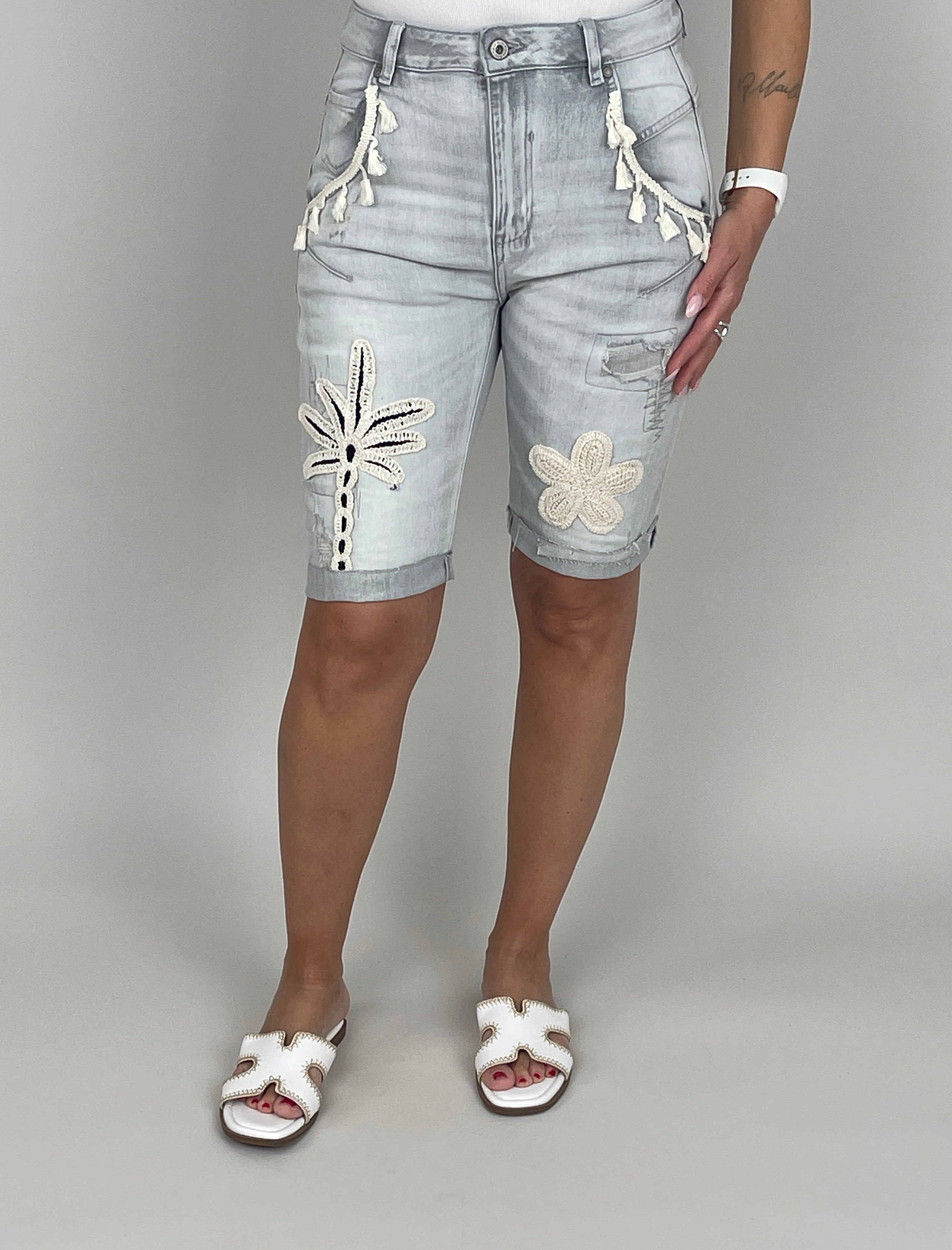 Jeans-Bermuda Boho-Details in Grau