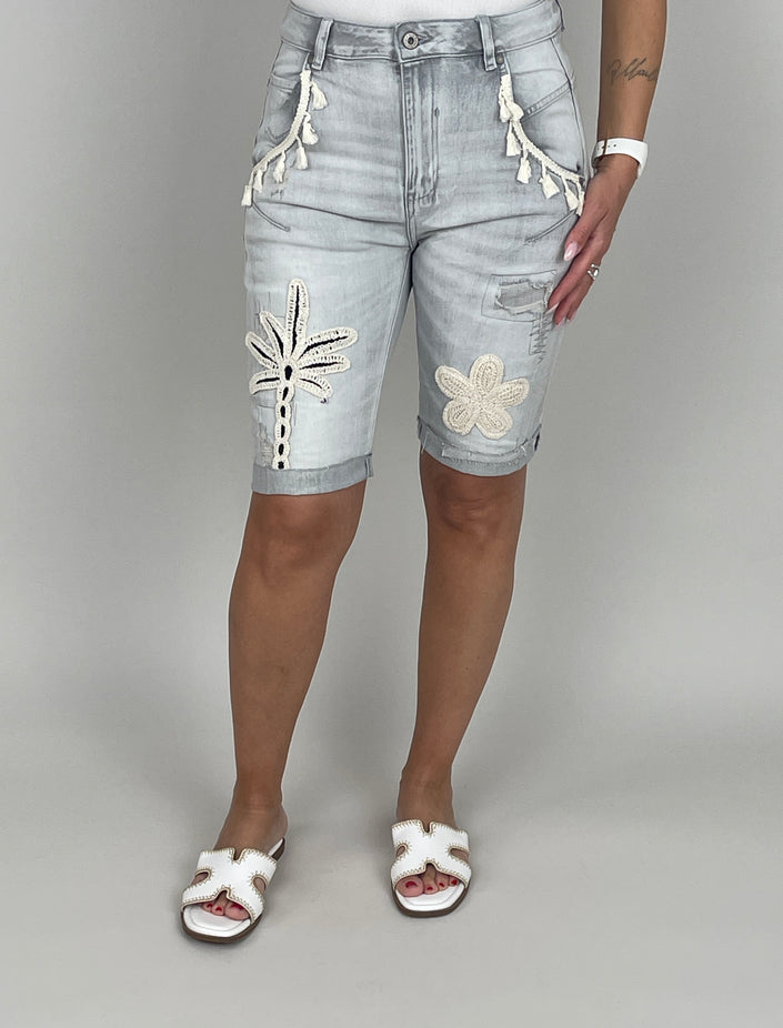Jeans-Bermuda Boho-Details in Grau