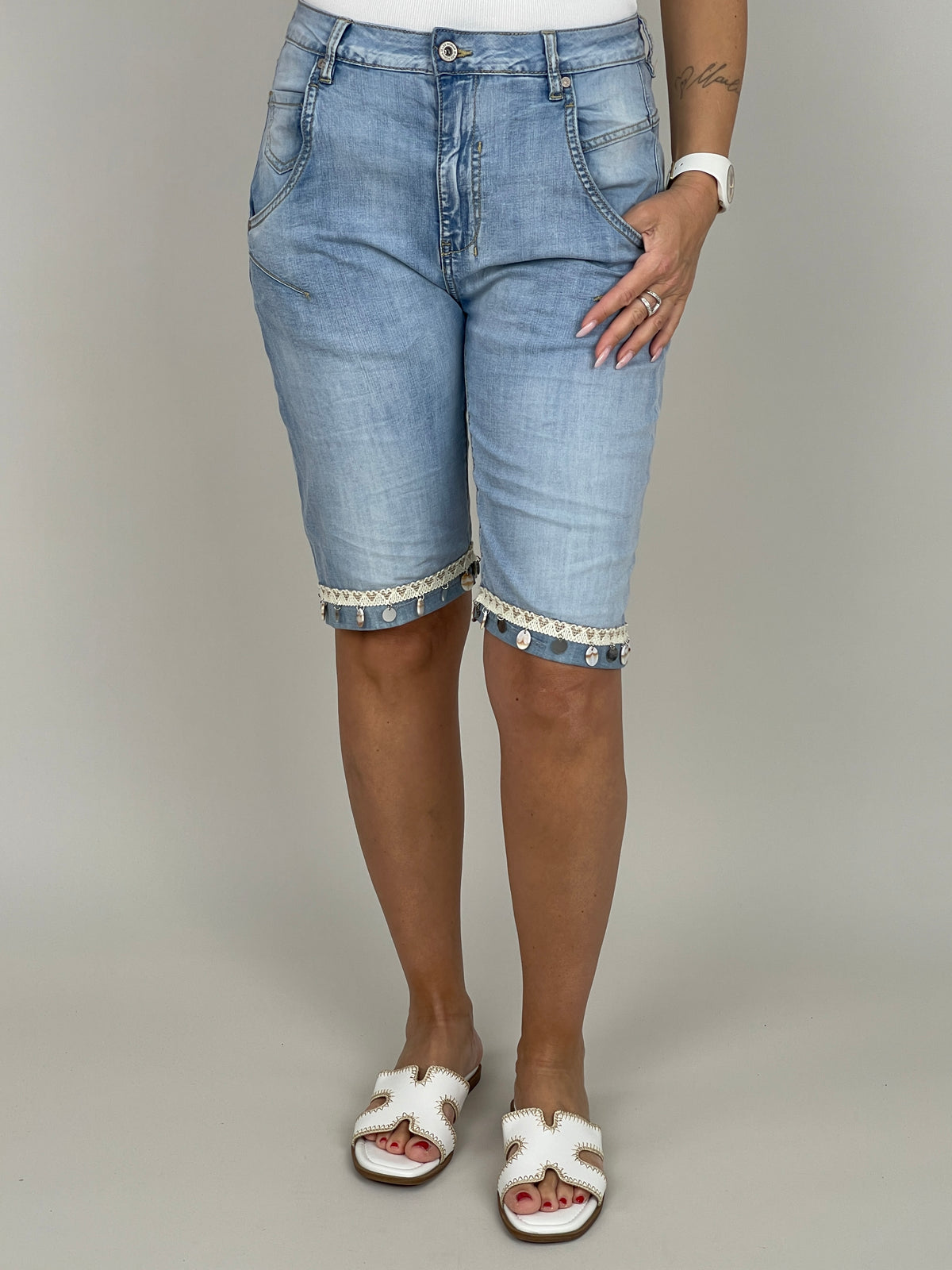 Jeans-Bermuda Boho-Details in Blau